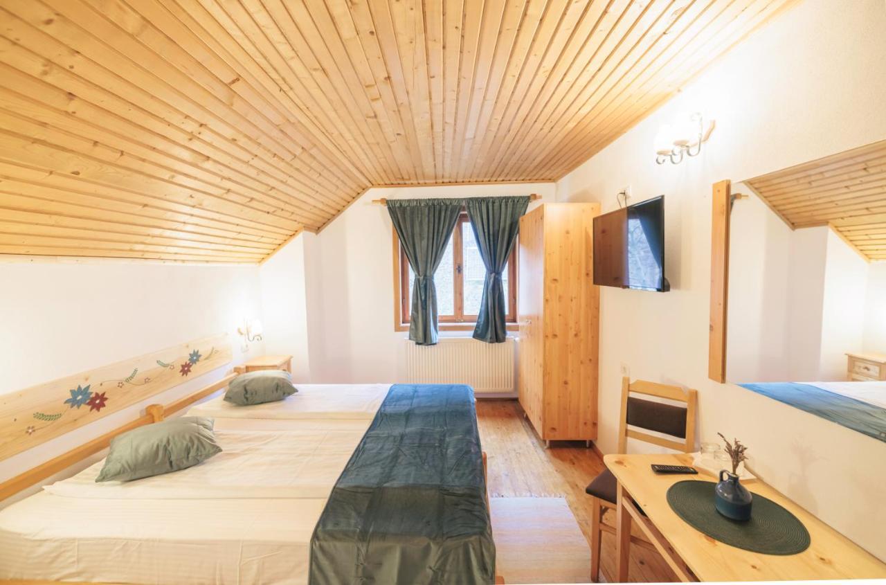 Pensiunea Piatra-Craiului Zărneşti Extérieur photo