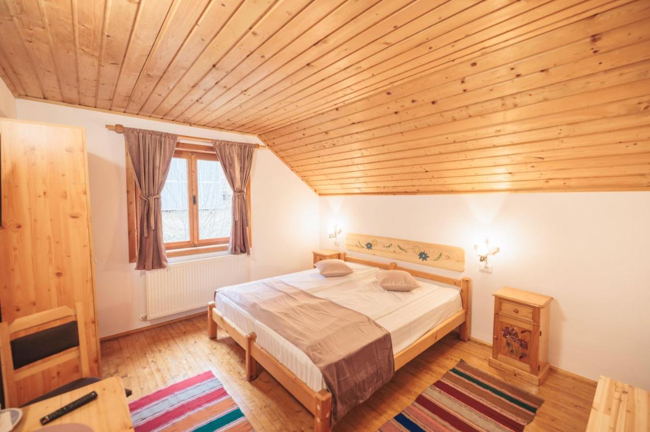 Pensiunea Piatra-Craiului Zărneşti Extérieur photo